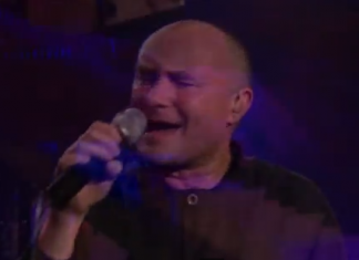 Phil Collins – Against All Odds (Live at Montreux 2004)