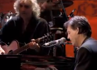 Eric Clapton – While my guitar gently weeps (HQ)(Concert for George)