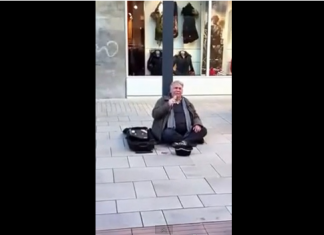 Morador de rua alemão canta Lionel Richie (Que voz!)