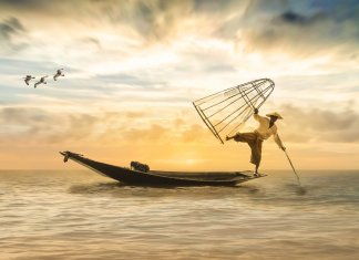 Tem gente que é igual a pesca em alto mar…quanto mais longe, melhor!