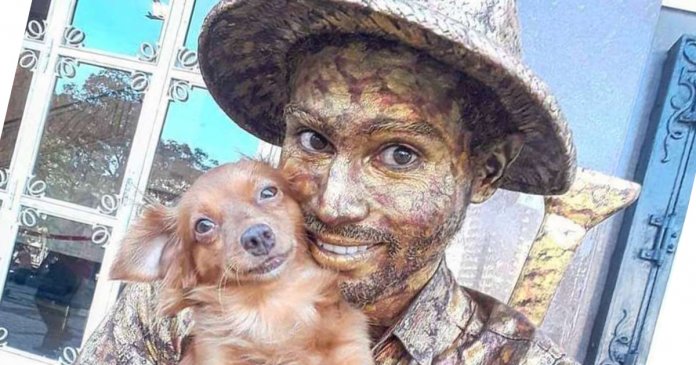 Cachorrinha faz estátua viva com tutor e bomba na web com fotos fofíssimas