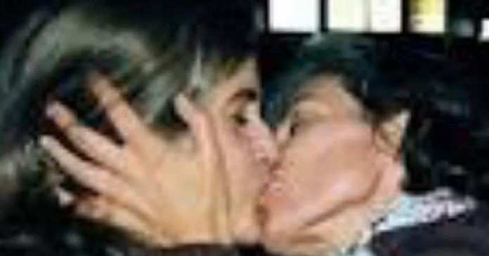 Lúcia Verissimo posta foto beijando Cássia Kis após polêmica com fala homofóbica
