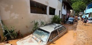 “Fiquei 2 dias no carro, me hidratei com refrigerante”, relata sobrevivente das chuvas no litoral de SP