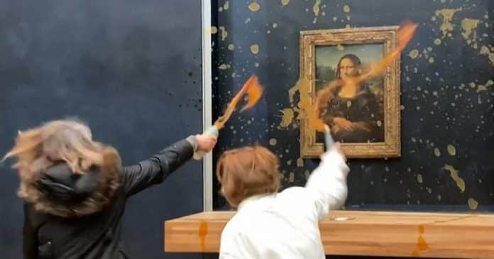 Manifestantes atiram sopa na ‘Mona Lisa’ no Louvre, em Paris