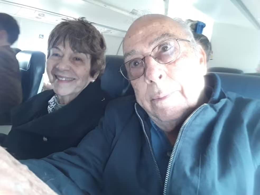 contioutra.com - Casal de idosos que morreu em acidente aéreo tirou foto na aeronave antes da queda e enviou para familiares